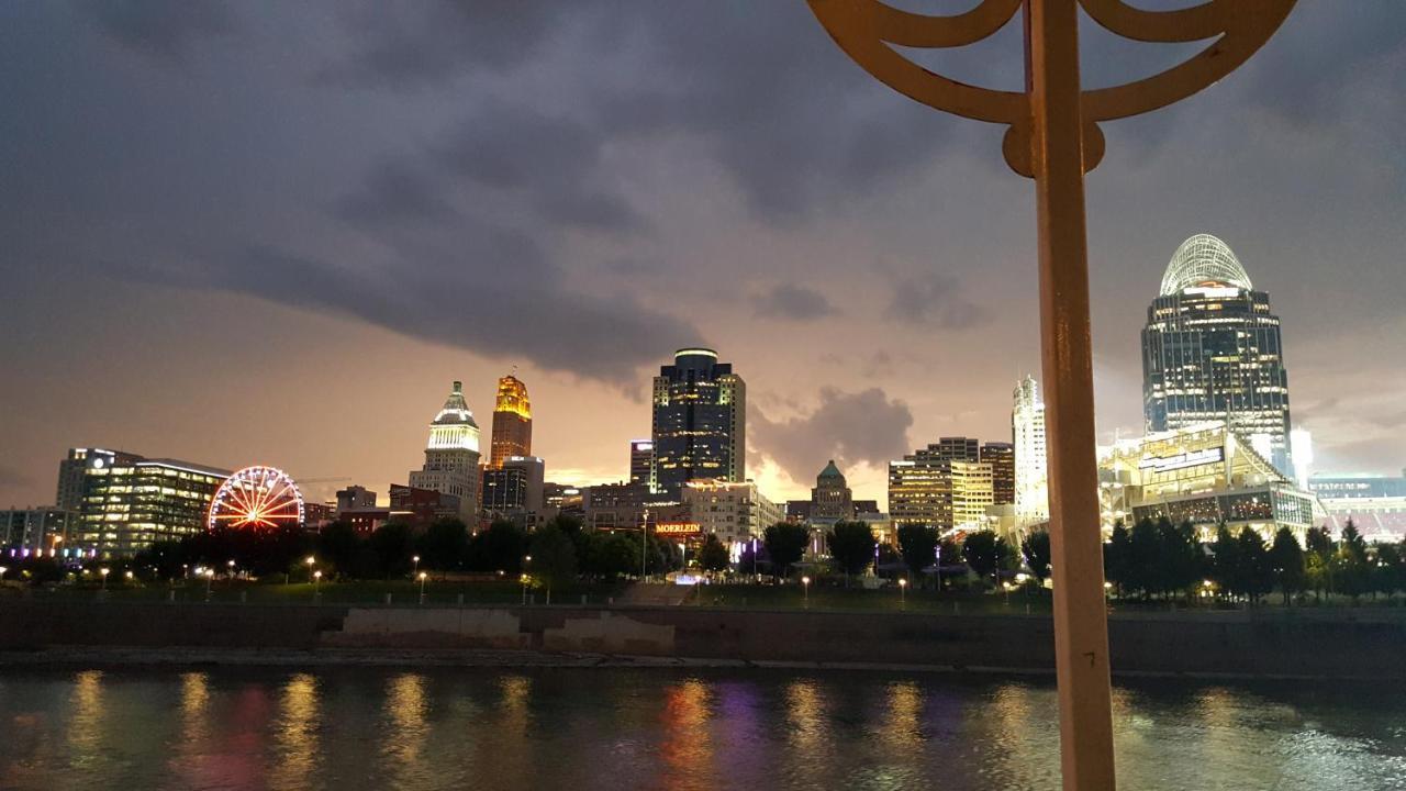 Holiday Inn Express & Suites Cincinnati Riverfront By Ihg Covington Εξωτερικό φωτογραφία