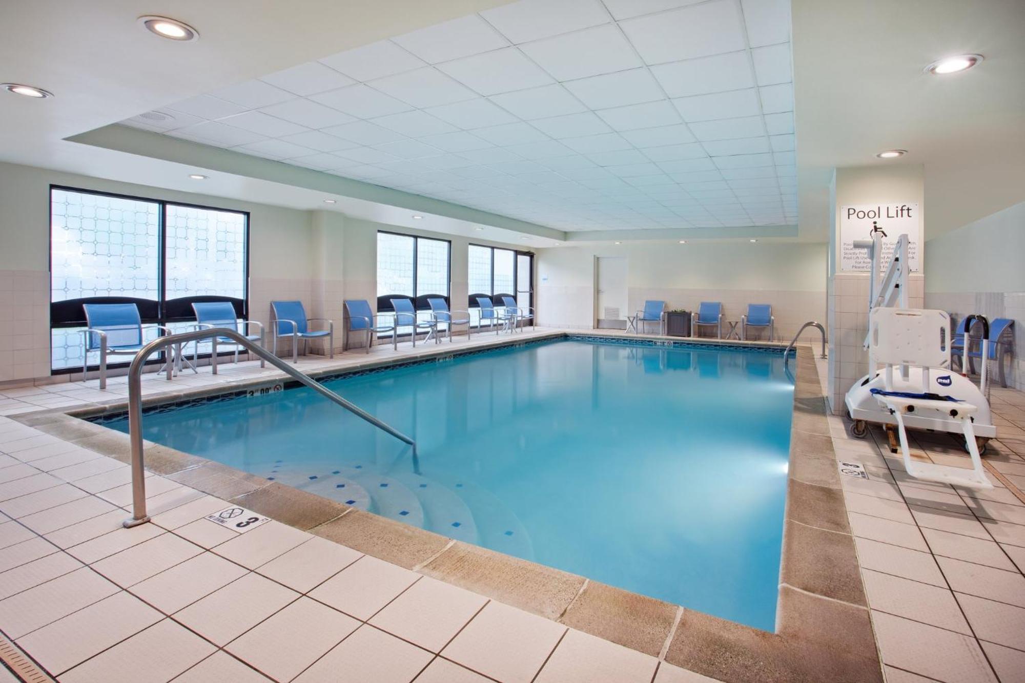 Holiday Inn Express & Suites Cincinnati Riverfront By Ihg Covington Εξωτερικό φωτογραφία