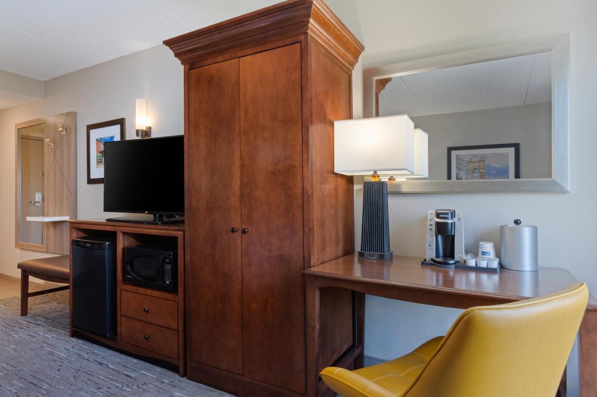 Holiday Inn Express & Suites Cincinnati Riverfront By Ihg Covington Εξωτερικό φωτογραφία